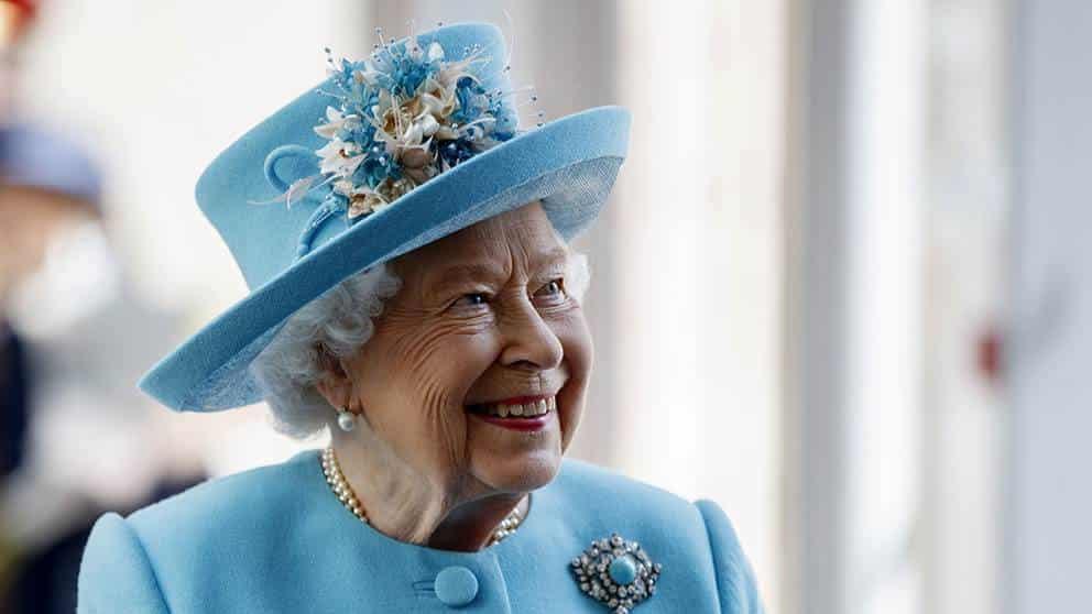 Revelan causa de muerte de la reina Isabel II