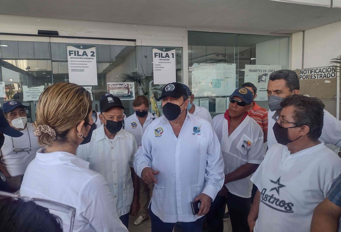 IMSS recibe demandas y atiende solicitudes de extrabajadores portuarios en Veracruz