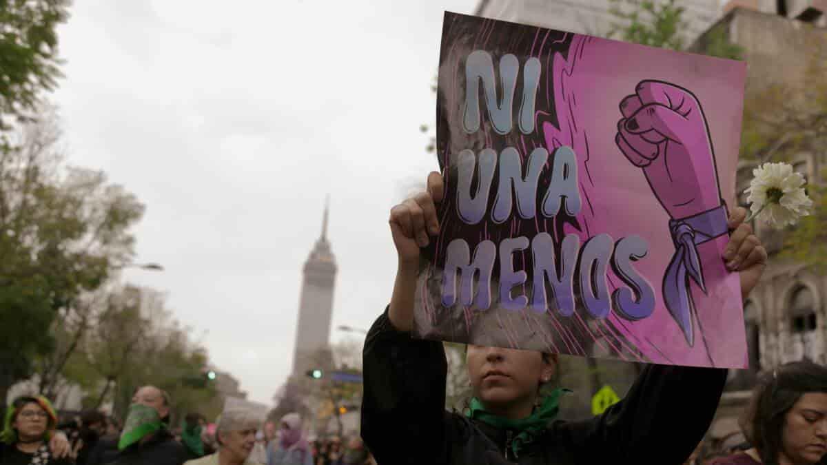 Convocan feministas al Paro Nacional #UnDíaSinNosotras por el Día de la Mujer