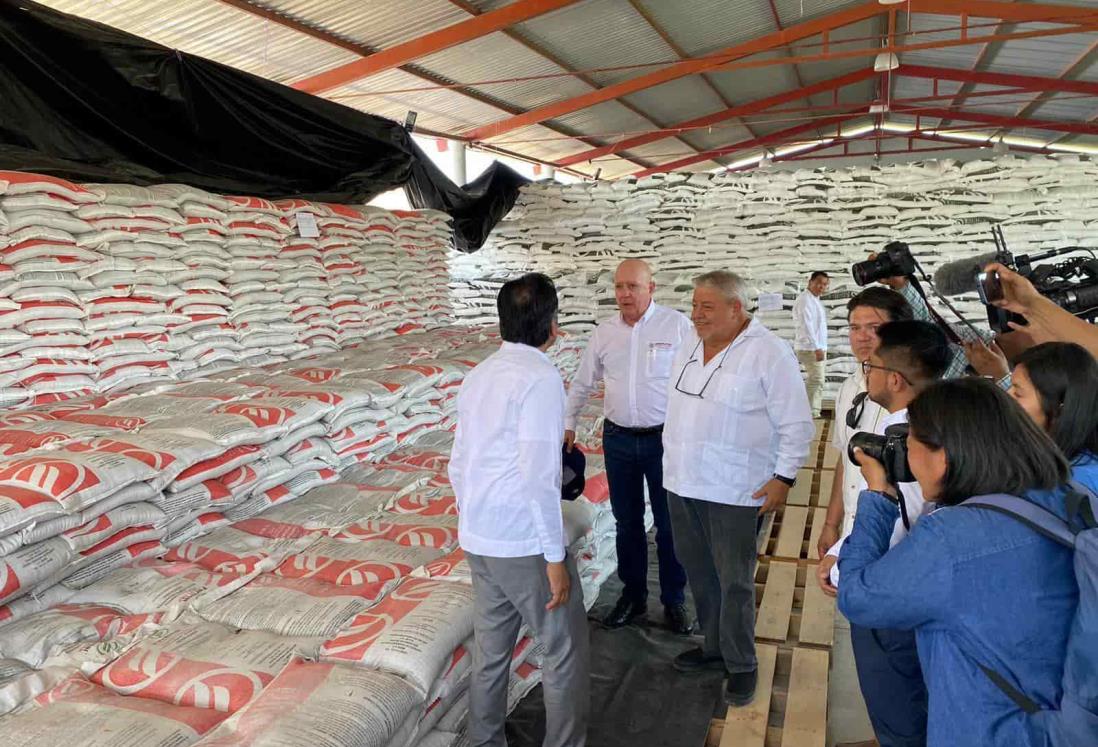 Productores de maíz y frijol reciben apoyo de fertilizantes en Emiliano Zapata