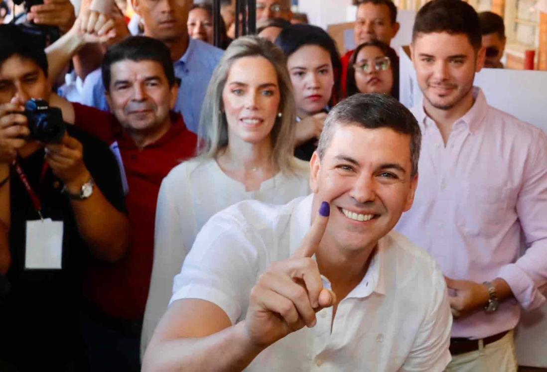 Santiago Peña gana la presidencia de Paraguay