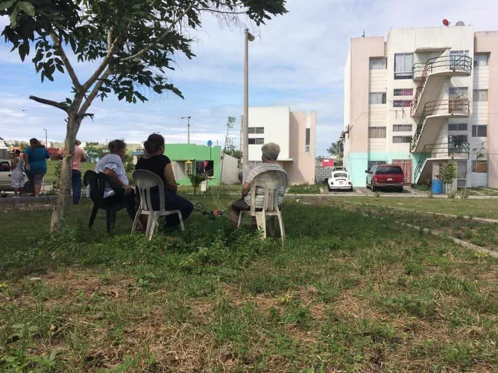 Vecinos abandonan colonias en Veracruz por falta de servicios