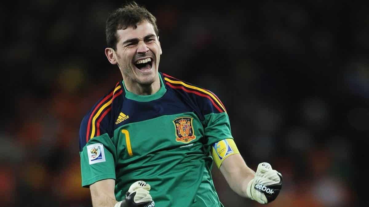 Iker Casillas anunció su retiro del futbol