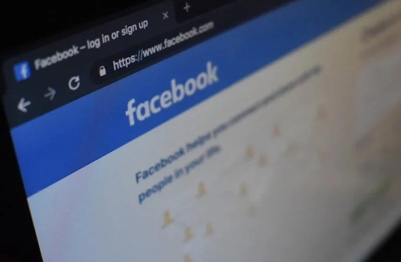 Partidos políticos celebran medidas de Facebook sobre transparencia