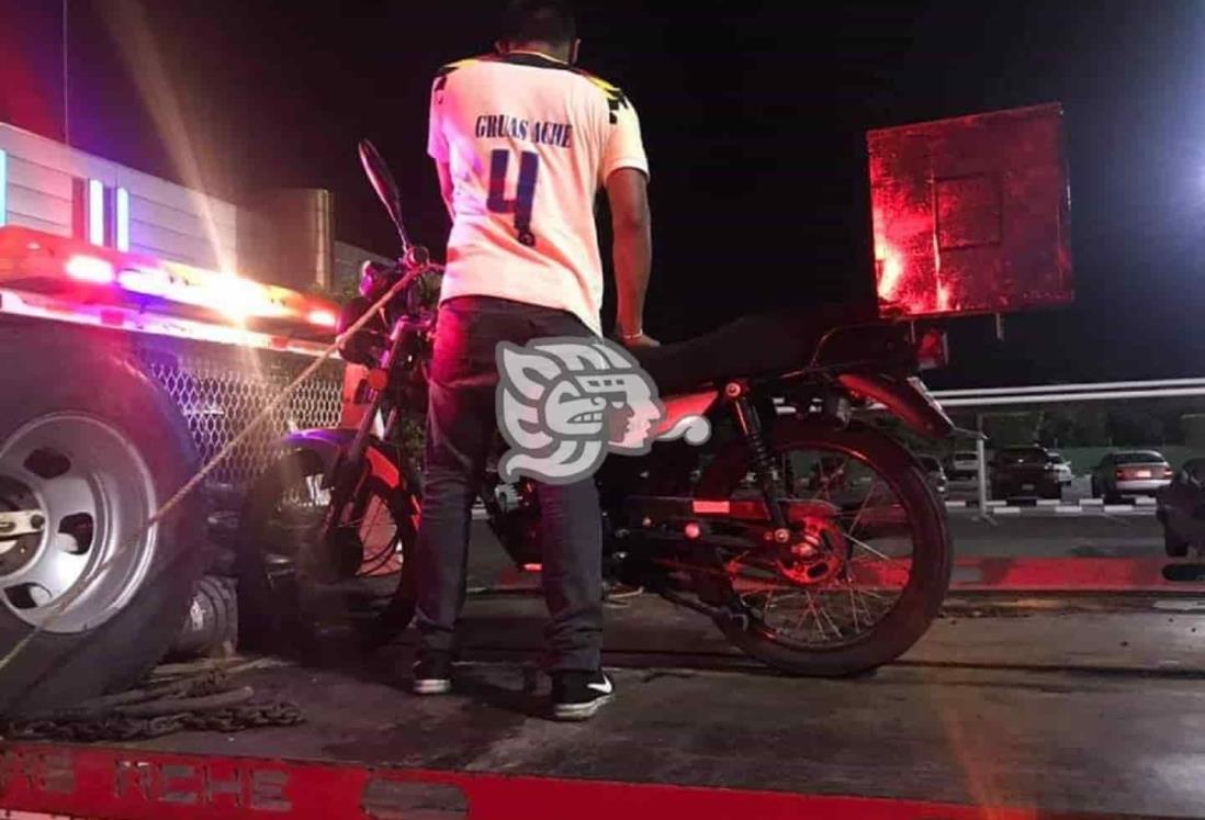 Frustran robo de motocicleta en centro comercial de Acayucan