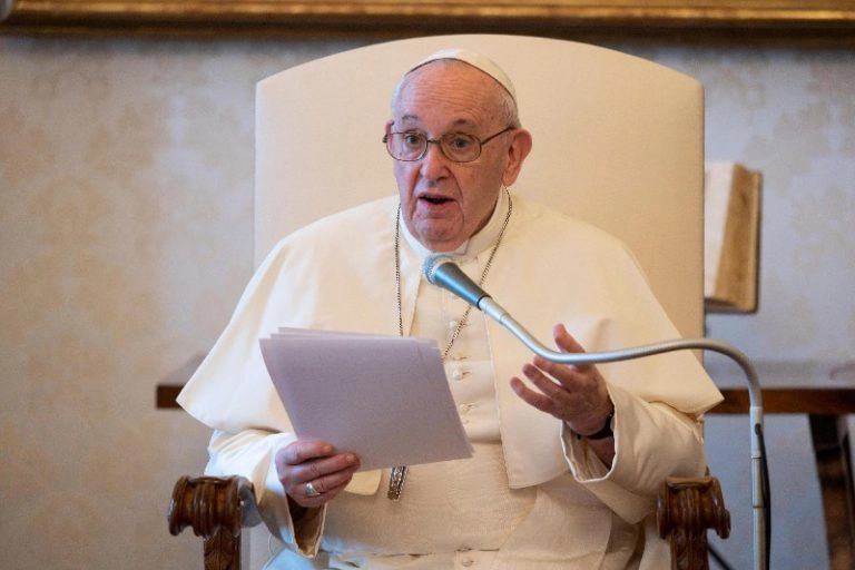 El papa despoja de sus bienes y activos financieros a la secretaría del Vaticano
