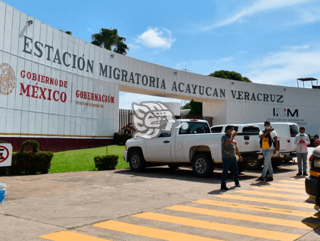 Hondureña detenida en Acayucan logra amparo contra deportación