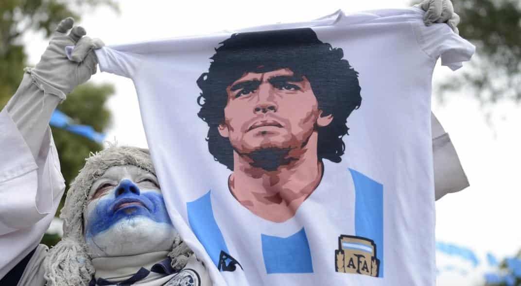 Investigan a médico de Maradona por posible homicidio culposo