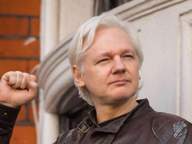 Ofrece AMLO asilo político a Julian Assange