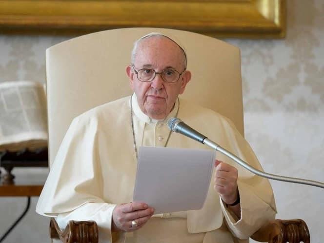 La humanidad corre un grave peligro, advierte el papa Francisco; llama a la paz