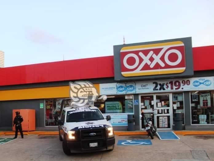 Hasta 5 robos a la semana a Oxxo, reporta Policía Municipal