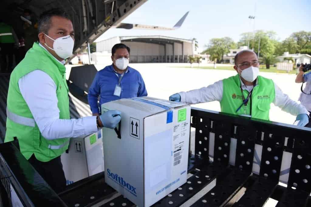 Llega segunda dosis de vacuna Pfizer para personal de Salud en Veracruz