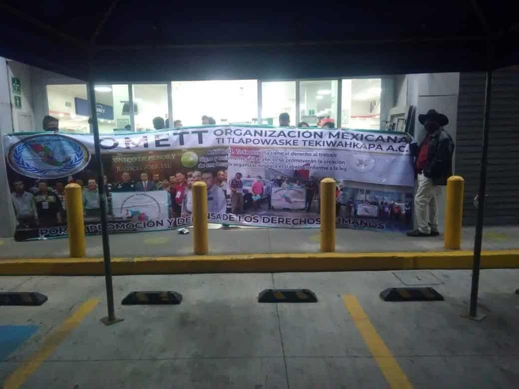 Ante incumplimiento de Elektra, protestan integrantes de OMETT en Nogales