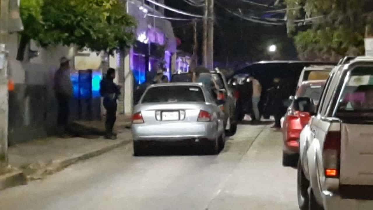 A metros de fiscalía en Minatitlán, hombre muere acribillado