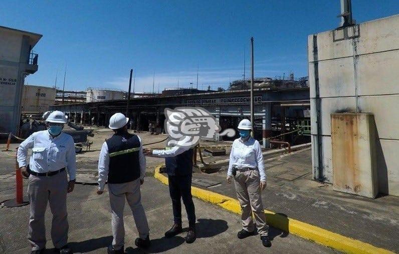 Llegan a evaluar daños a la Refinería de Minatitlán