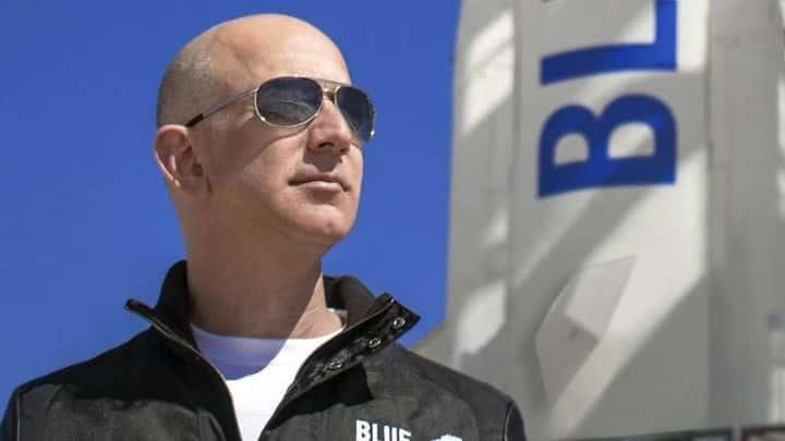 En 11 minutos, Jeff Bezos visita el espacio a bordo del New Shepard