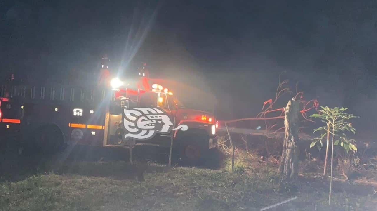Incendios saturan servicios de bomberos de Acayucan en otros municipios
