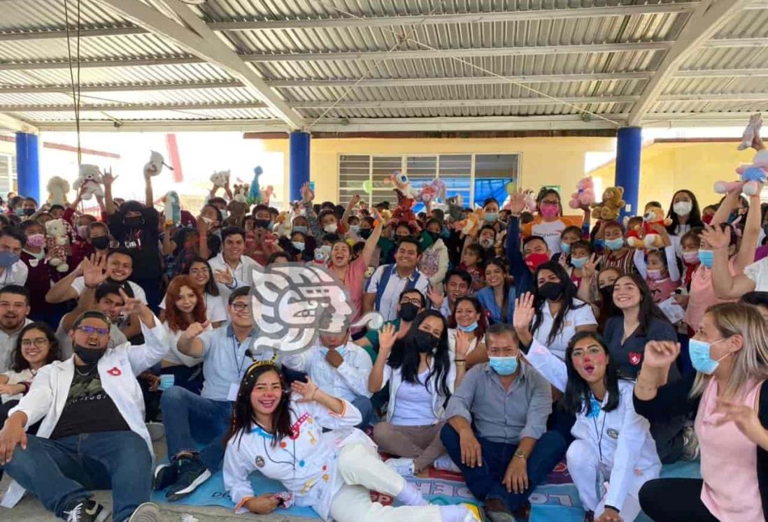 Aglo Joven Orizaba realiza campaña sobre cuidado de la salud a niños en La Perla