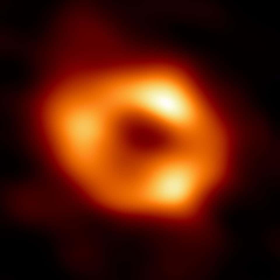 Captan la primera imagen del agujero negro de nuestra galaxia, probando su existencia