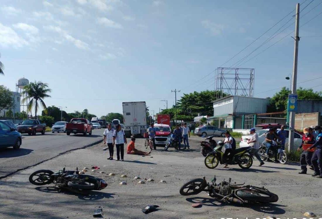 Automovilista atropella a dos motociclistas en Tierra Blanca