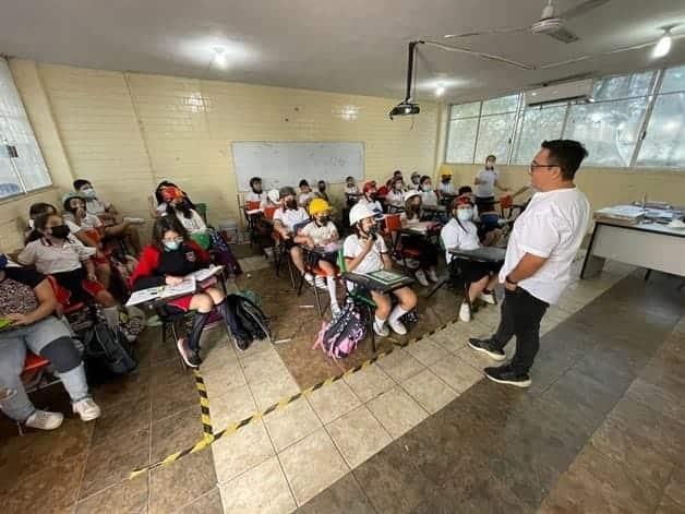 Suspenden clases en Jalisco y Aguascalientes tras sismo en Michoacán