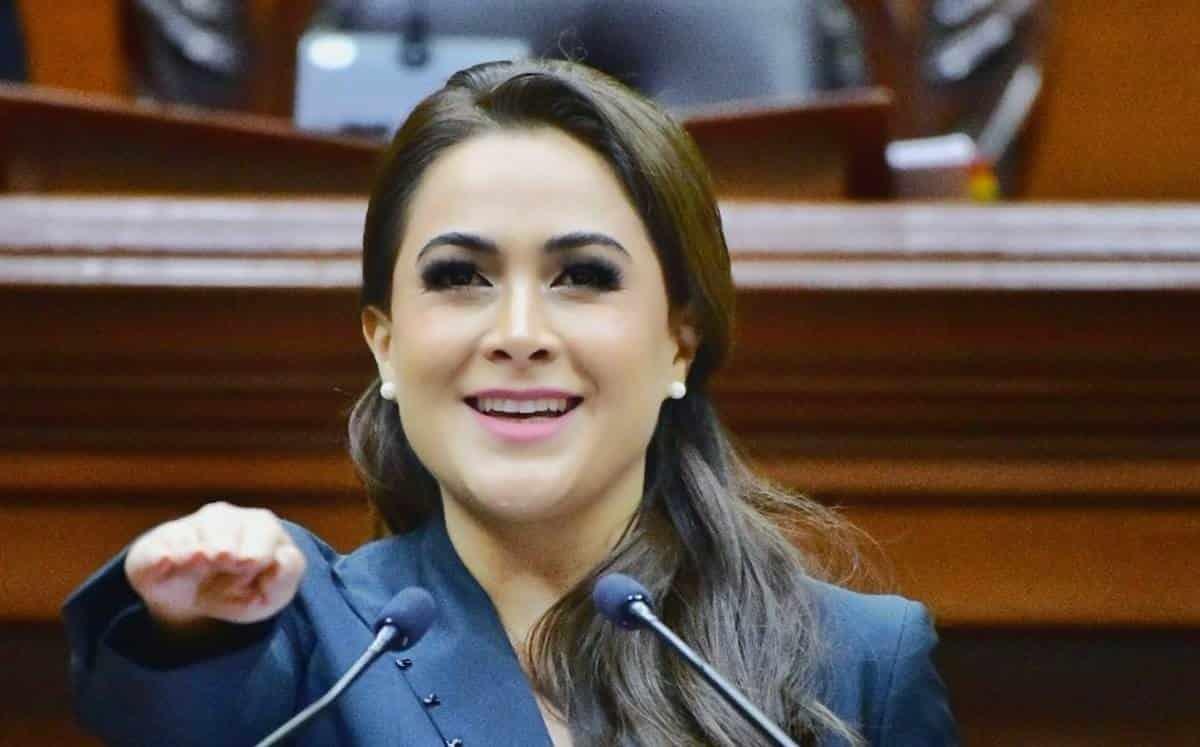 Teresa Jiménez rinde protesta como primera gobernadora de Aguascalientes