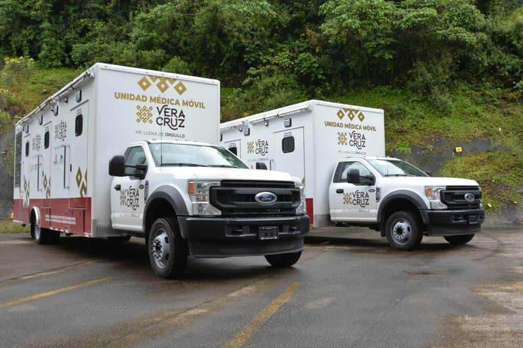 Entrega Pemex unidades médicas móviles al gobierno de Veracruz