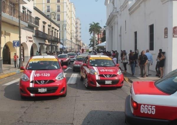 Taxistas de Veracruz hacen su agosto navideño