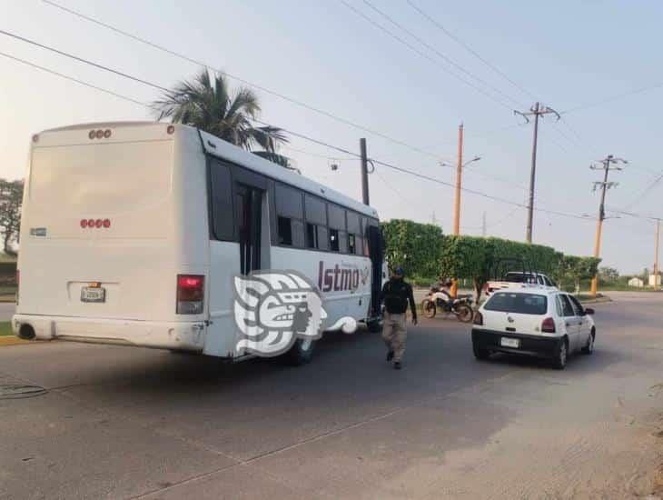 Capturan a migrantes dentro de un camión que tomaba ruta Ixhuatlán-Coatza