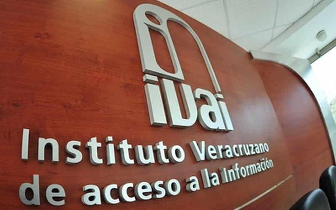 Entes sancionados por el IVAI en Veracruz ignoran multas por no dar información