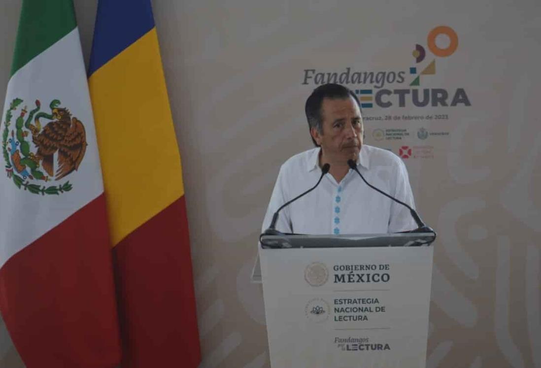 Gobierno del Estado entregó 5 mil 940 libros a escuelas de Veracruz