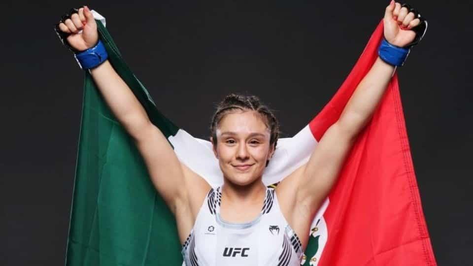 La mexicana Alexa Grasso va por el campeonato femenil de la UFC