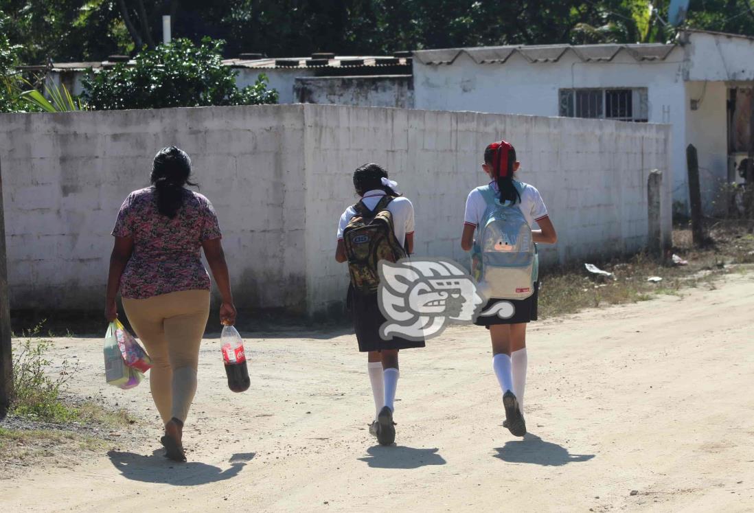 Pobladores acusan que maestras habrían usado ataque de pretexto para irse de Las Choapas