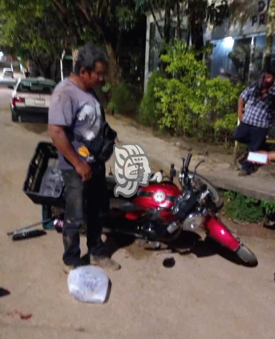 Chocan motociclistas en Minatitlán; hay dos heridos