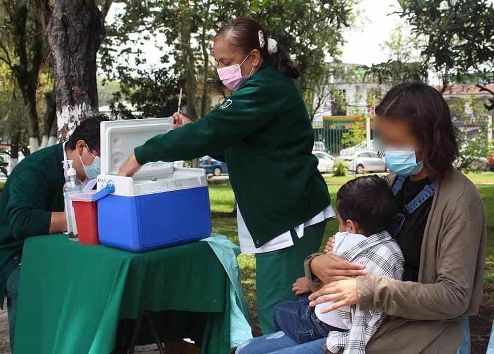 IMSS concientiza sobre la vacunación en Veracruz