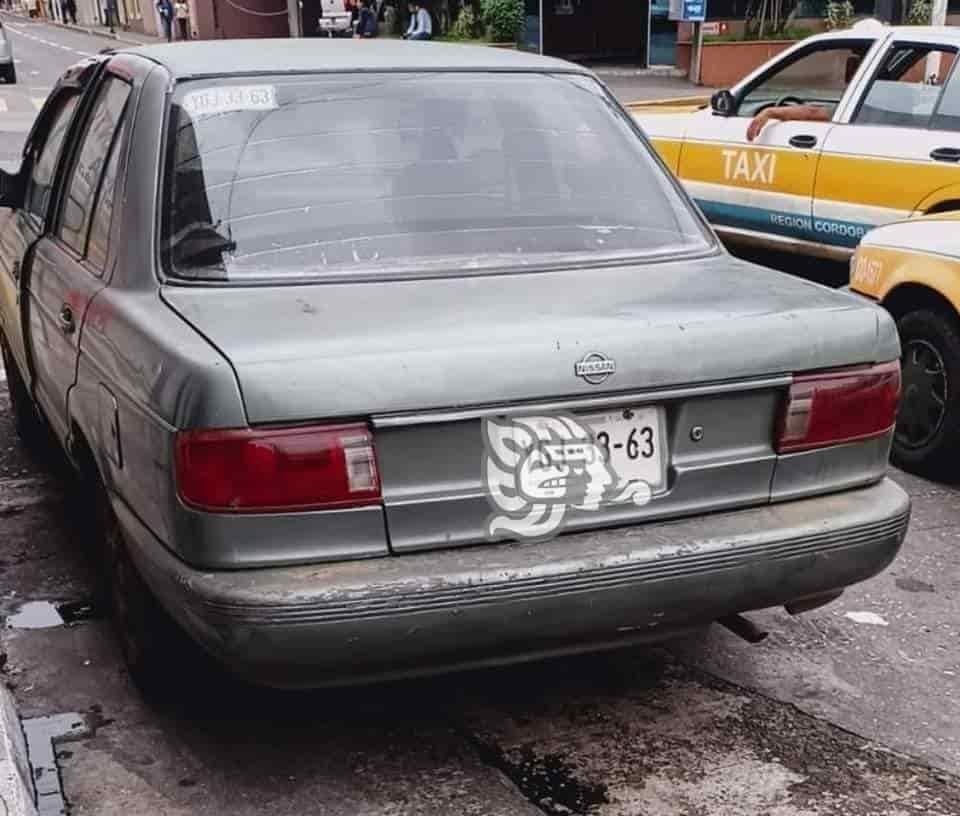 Roban automóvil en Amatlán durante una fiesta