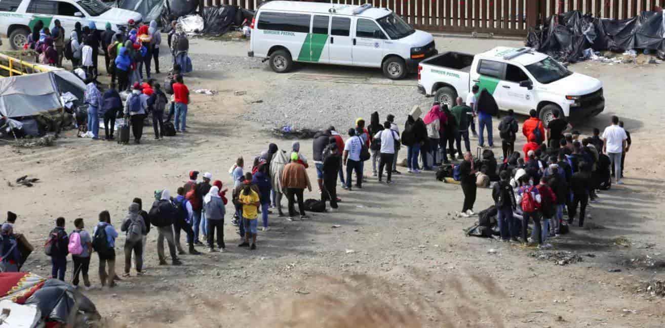 México refuerza protección consular en frontera norte; EU despliega 24 mil agentes