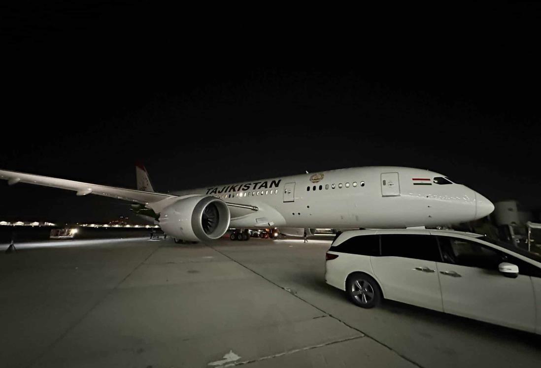 Avión presidencial despega con pintura nueva rumbo a Tayikistán