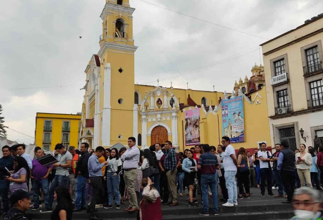 Por sismo de 6.2 en Chiapas, evacúan a trabajadores en Xalapa