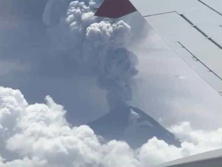 Pasajero capta imágenes del Popocatépetl desde un avión (+video)