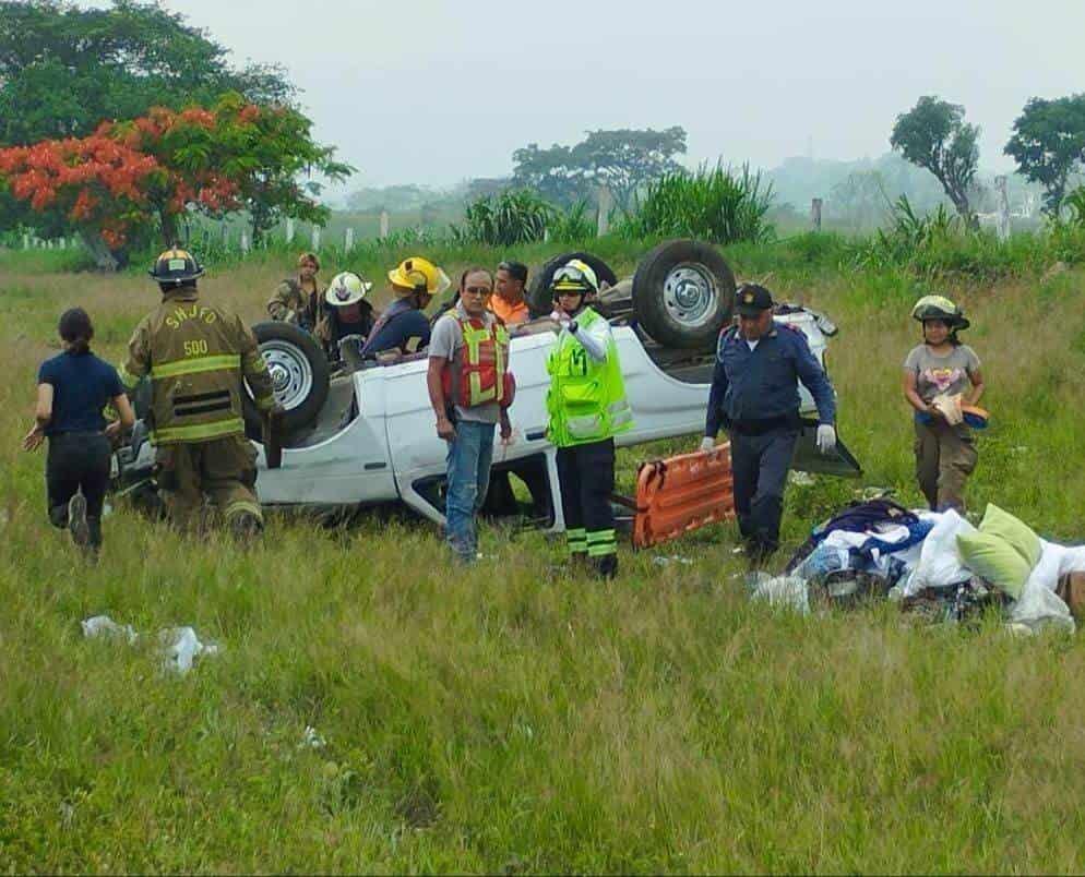 Turistas de Baja Caliornia  se accidentan en la Córdoba-Veracruz