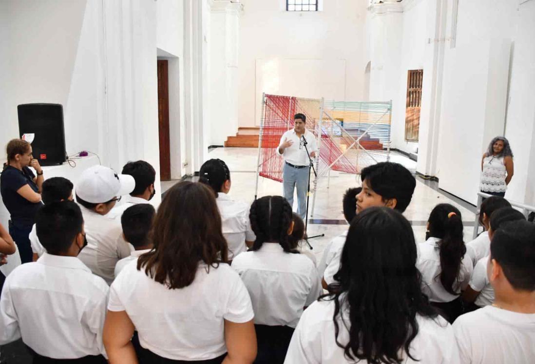 Estudiantes visitaron la instalación interactiva Chicuacë en el Exconvento Betlehemita