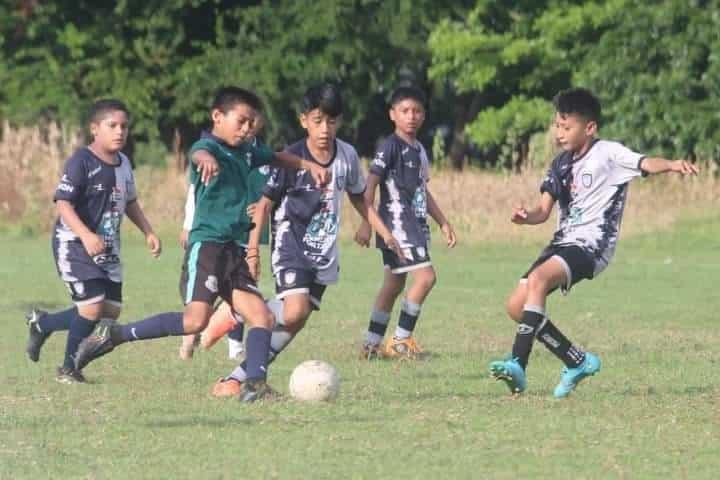 Convocan a participar en nuevos torneos de la Liga de Fútbol Infantil en Cardel