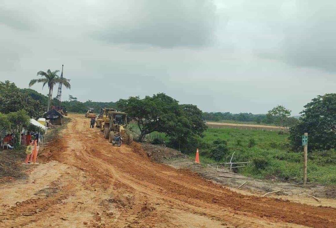 Minatitlán al borde de nueva era petrolera: preparan perforación de pozo en área rural