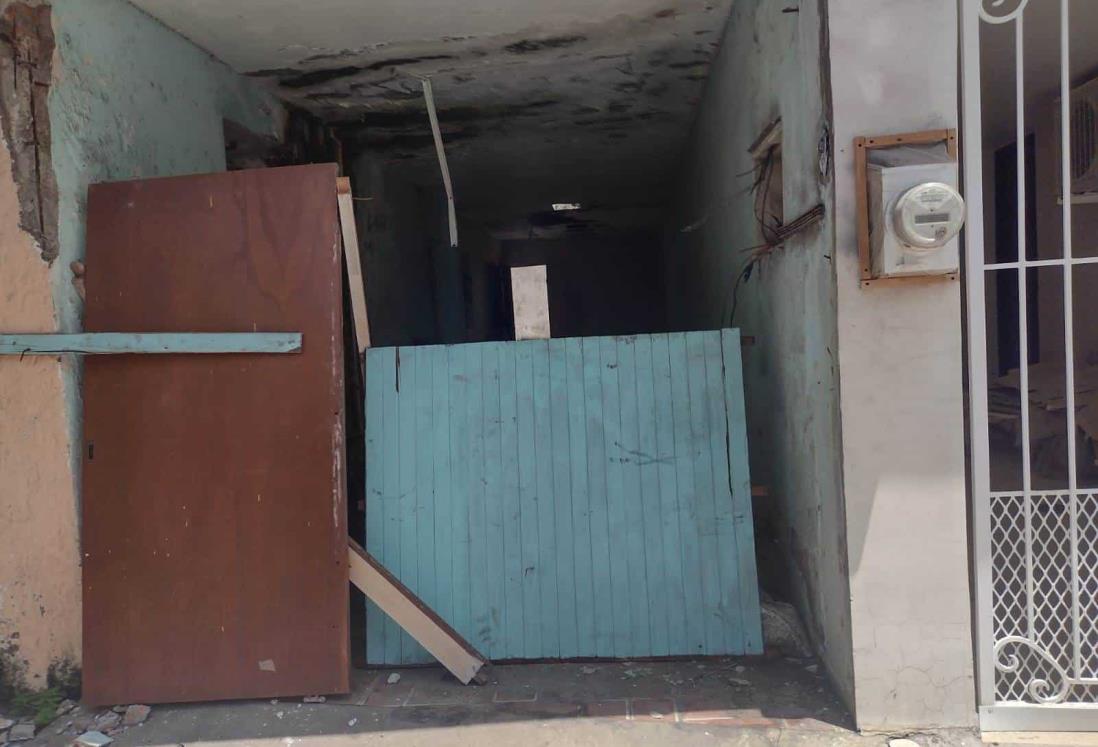 Temen que casa abandonada en Veracruz se convierta en un nido de malvivientes