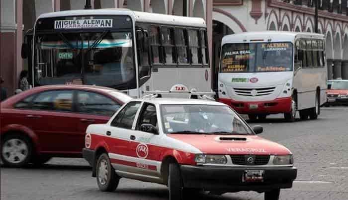 Vacaciones activan el servicio de taxis en Veracruz; “ya nos normalizamos”