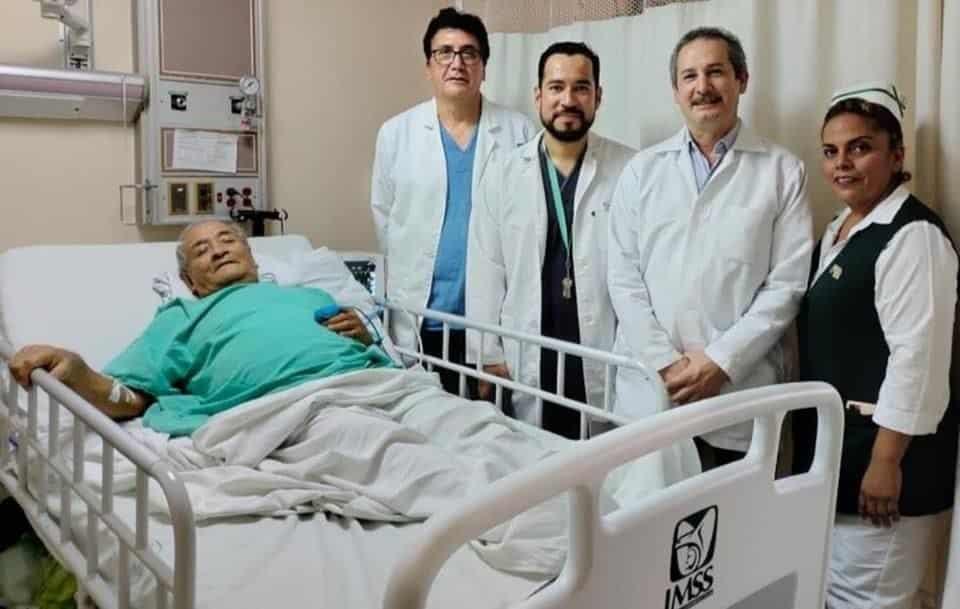 Médicos del IMSS Veracruz realizan procedimiento que evitó riesgosa cirugía de corazón